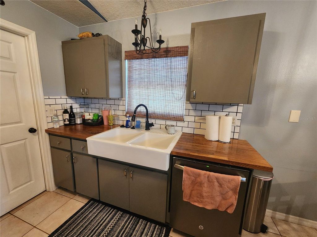 Photo of 315 Eider Road, Venice, FL 34293 (MLS # A4662721)
