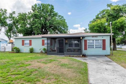 Photo of 2542 W Hiawatha Street, Tampa, FL 33614 (MLS # TB8494665)