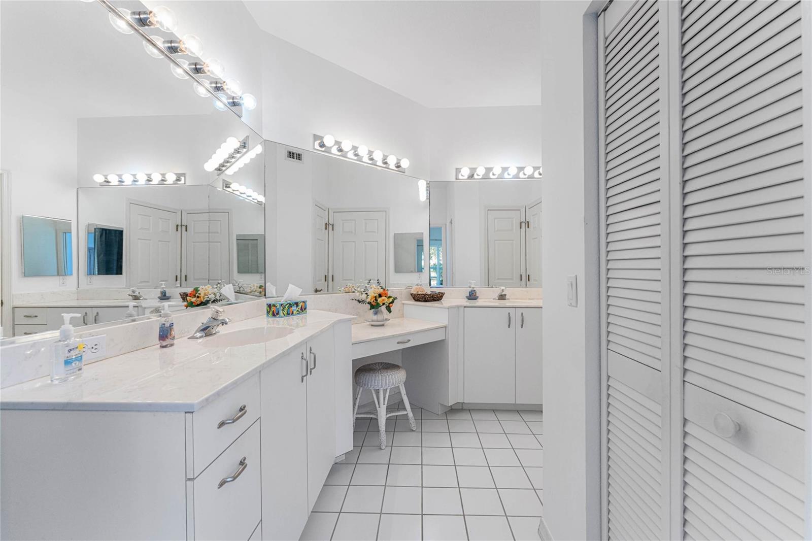 RIVERWOOD - Residential