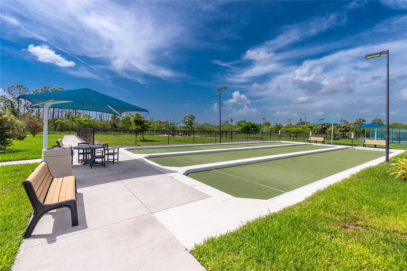 RIVERWOOD - Residential