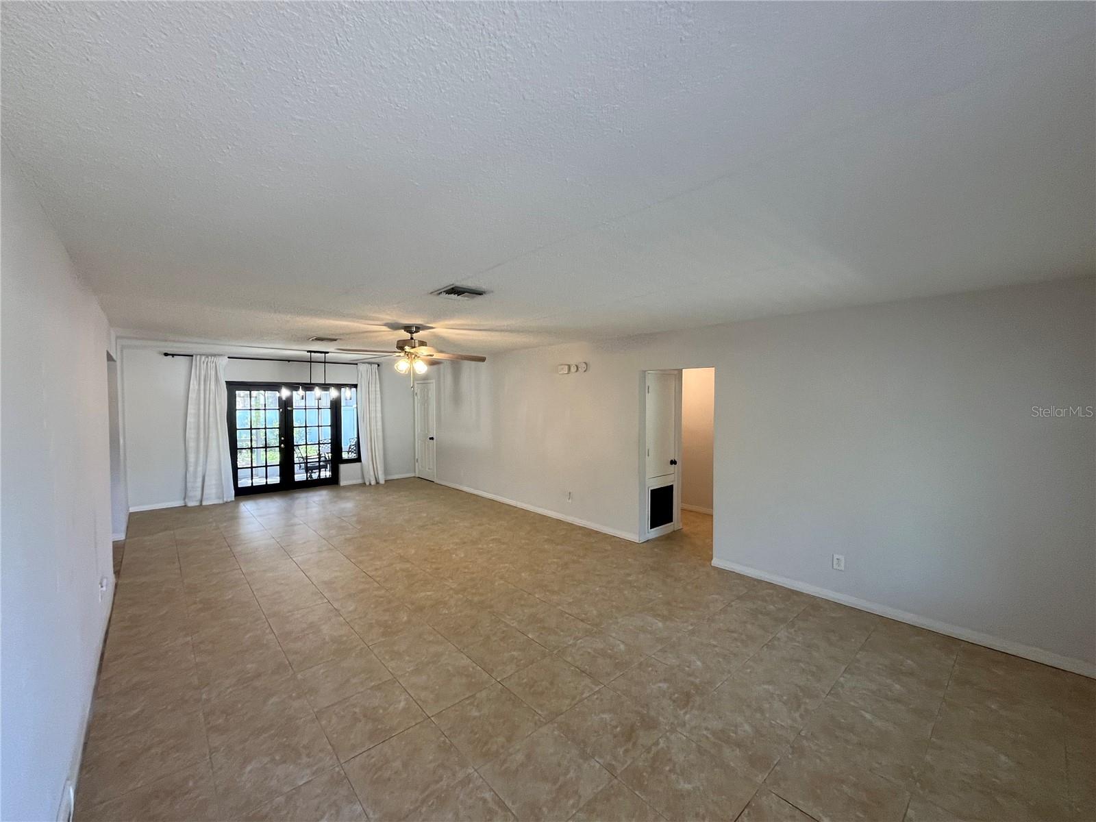 422 CROSSWINDS DRIVE