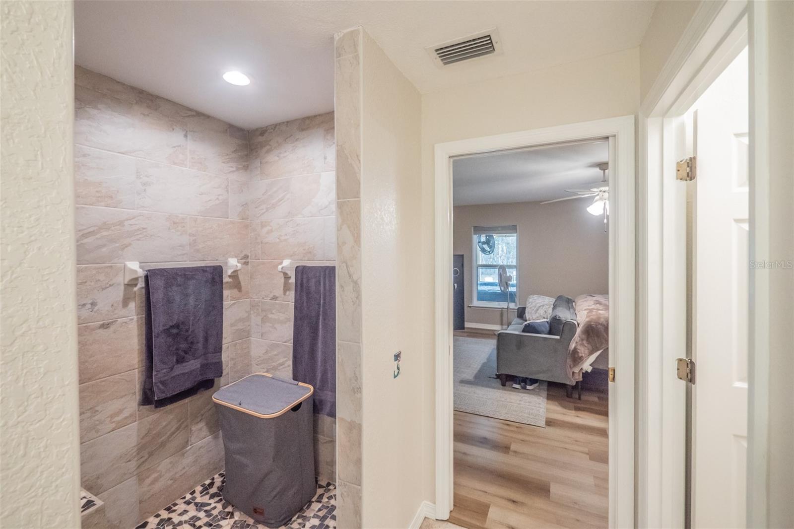 ROLLING HILLS UNIT 3 HILLS OF OCALA - Residential