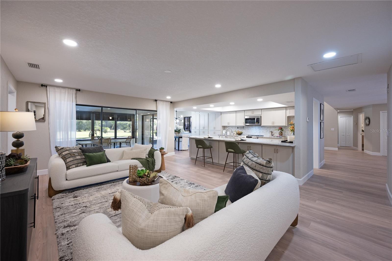 CARROLLWOOD VILLA - Residential