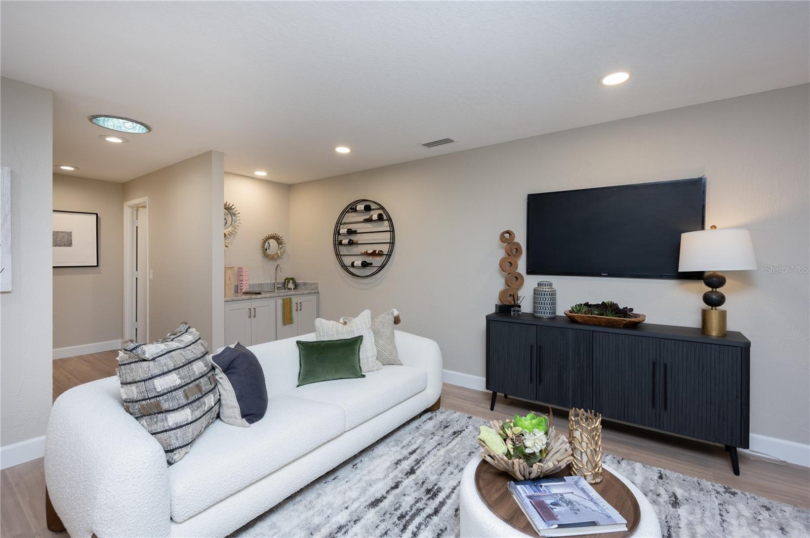 CARROLLWOOD VILLA - Residential