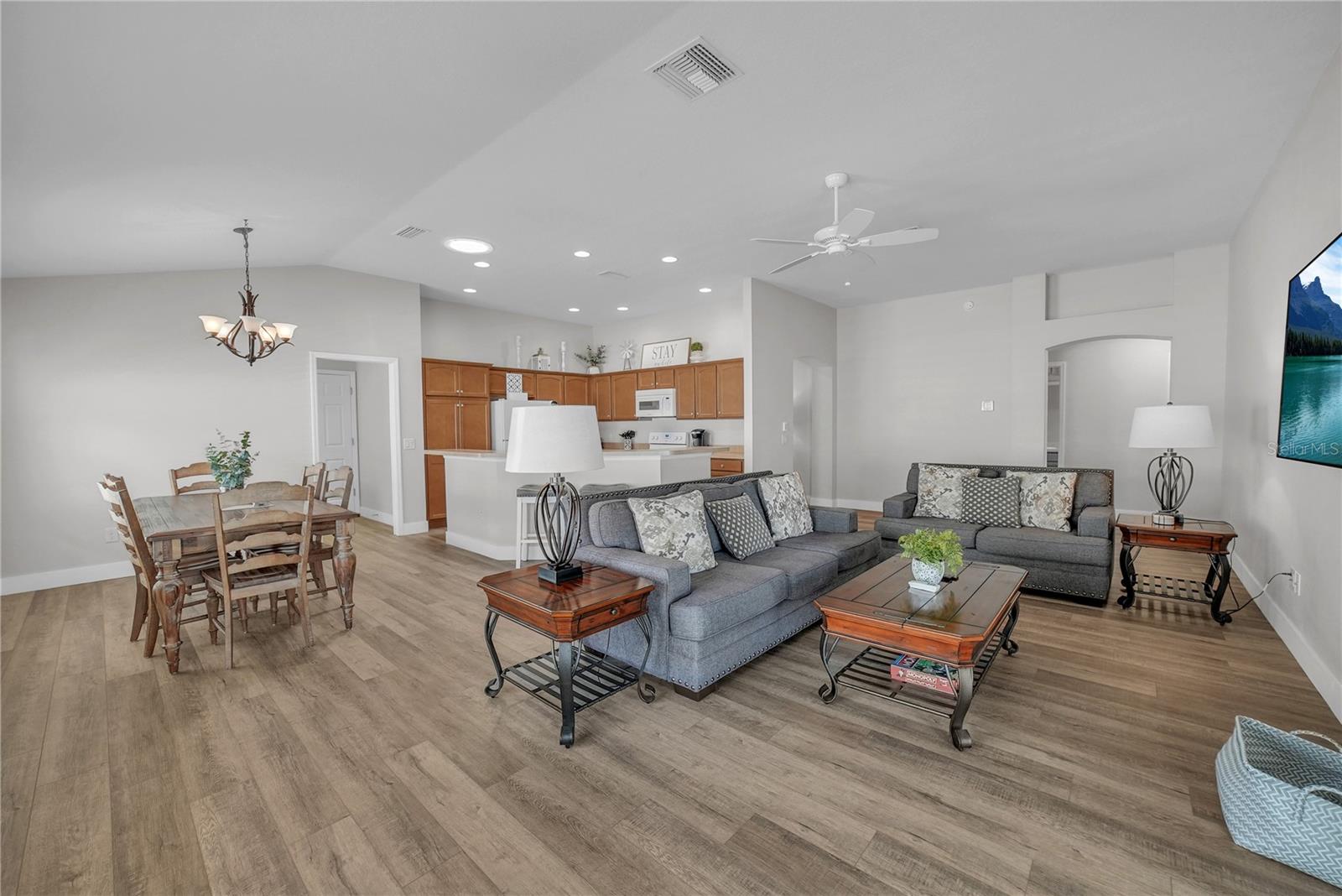 VILLAGES OF SUMTER PERRY VILLAS - Residential