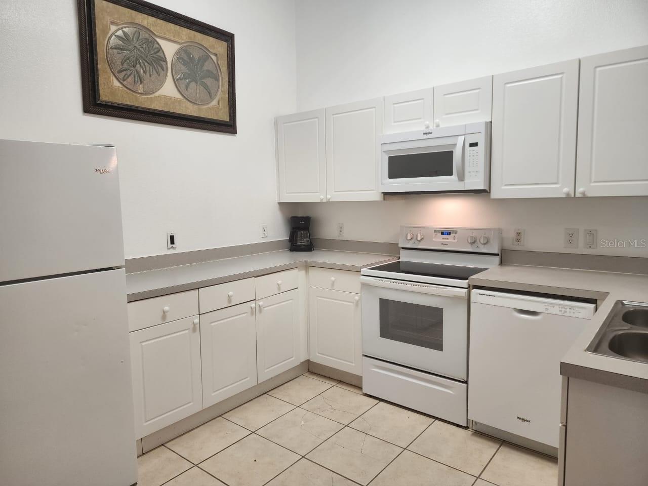 CLUB CORTILE PH 07 A CONDO - Residential Lease