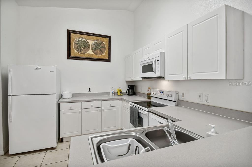 CLUB CORTILE PH 07 A CONDO - Residential Lease