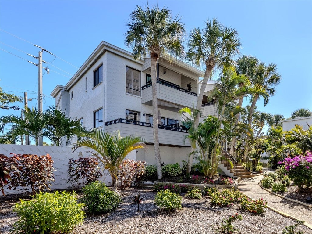 Photo of 1555 Tarpon Center Drive #247, Venice, FL 34285 (MLS # N6146108)