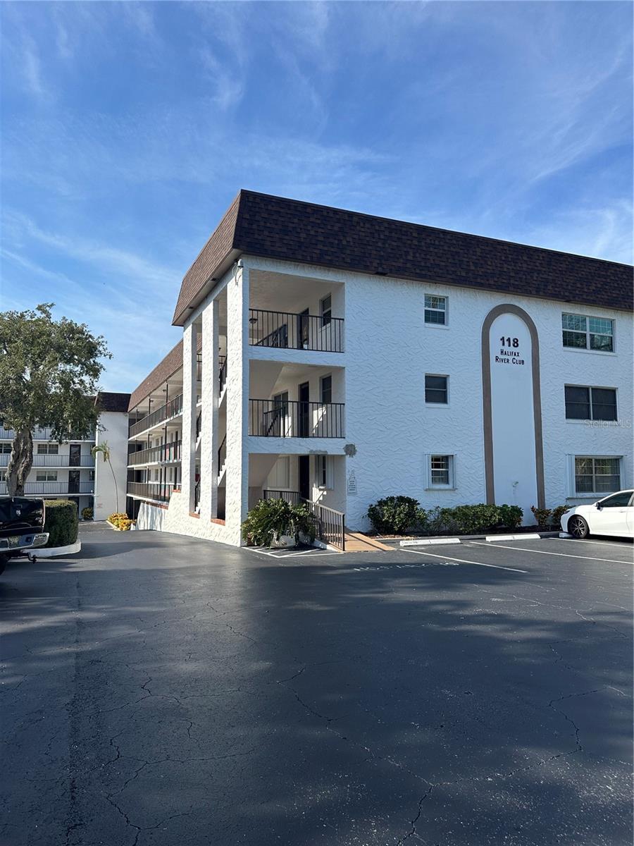 HALIFAX RIVER CLUB CONDO - Residential