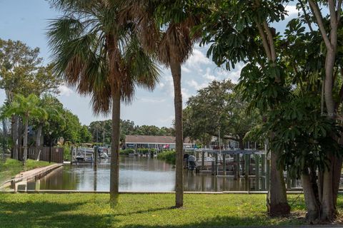 A home in SEMINOLE