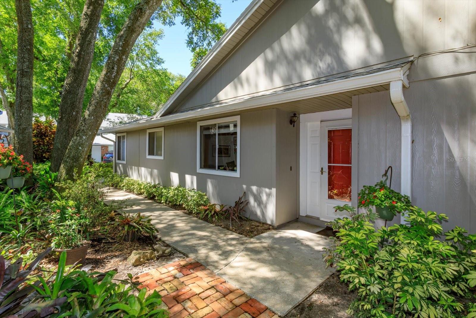 617 RED OAK CIRCLE 121