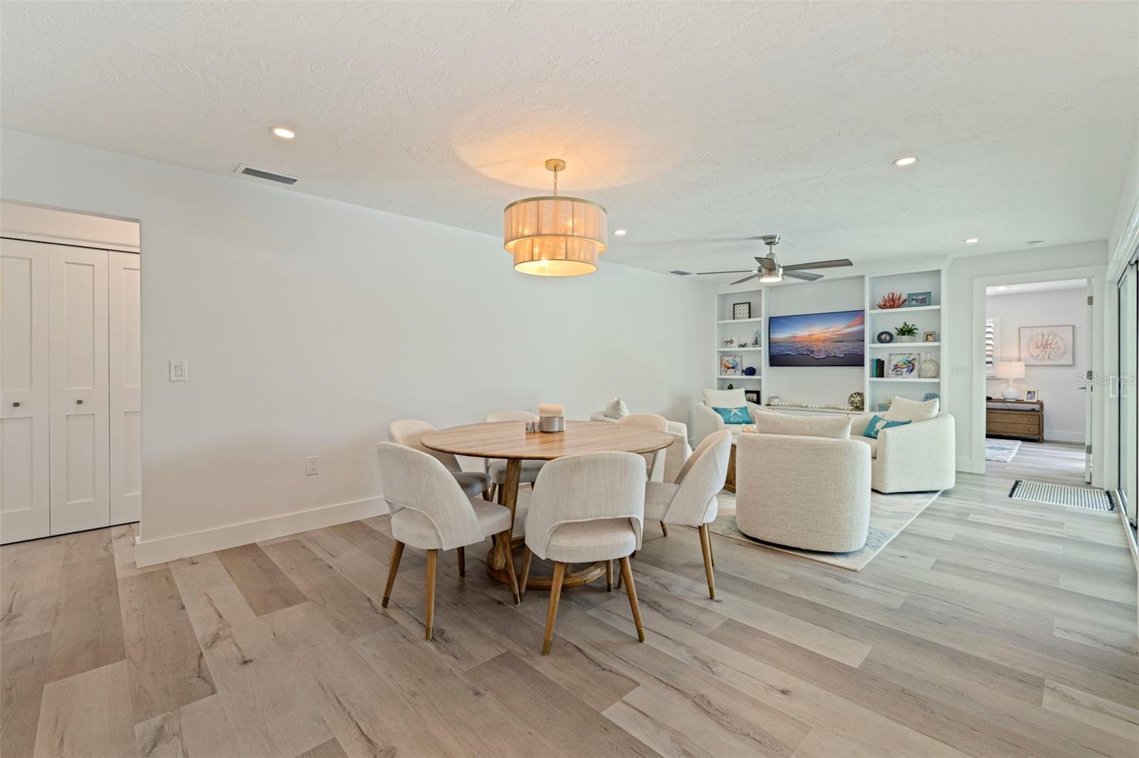 VENETIAN ISLES - Residential