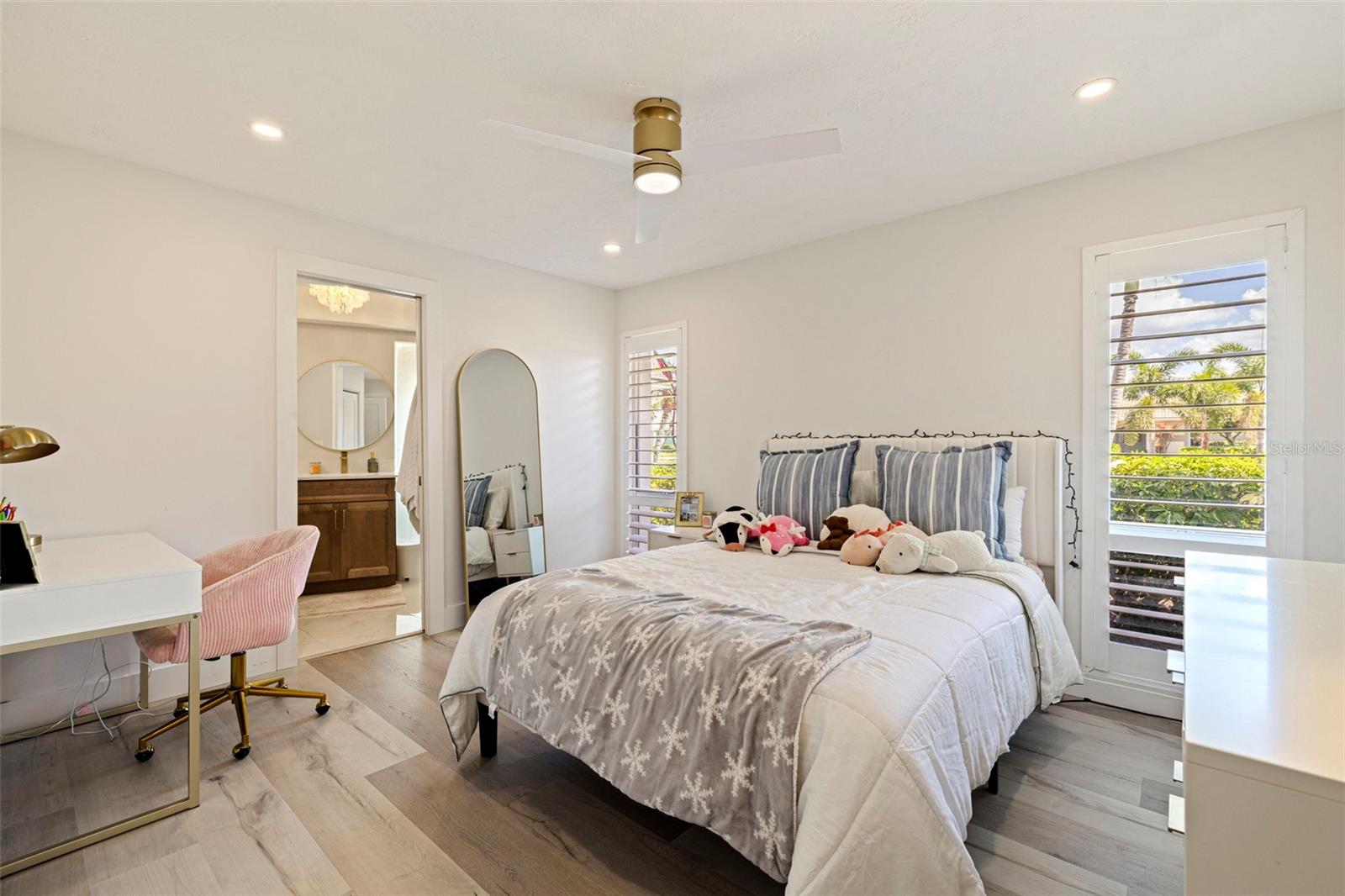 VENETIAN ISLES - Residential