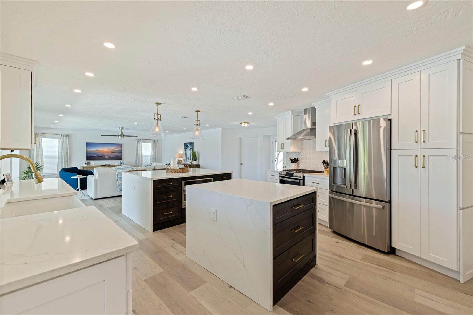 VENETIAN ISLES - Residential