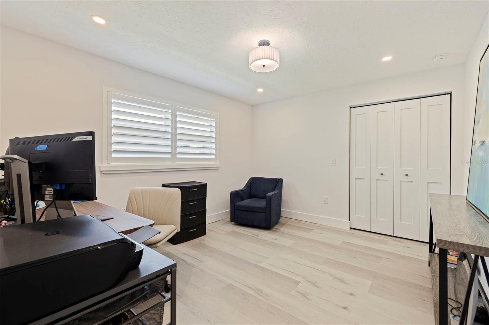 VENETIAN ISLES - Residential