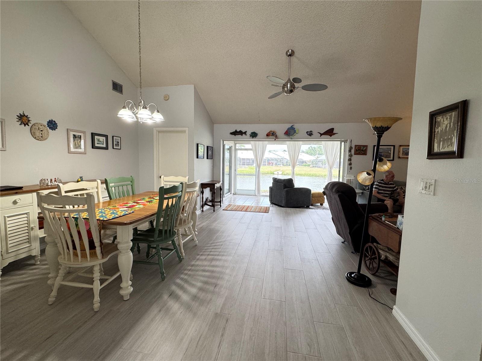 5371 CRESTLAKE BOULEVARD 68