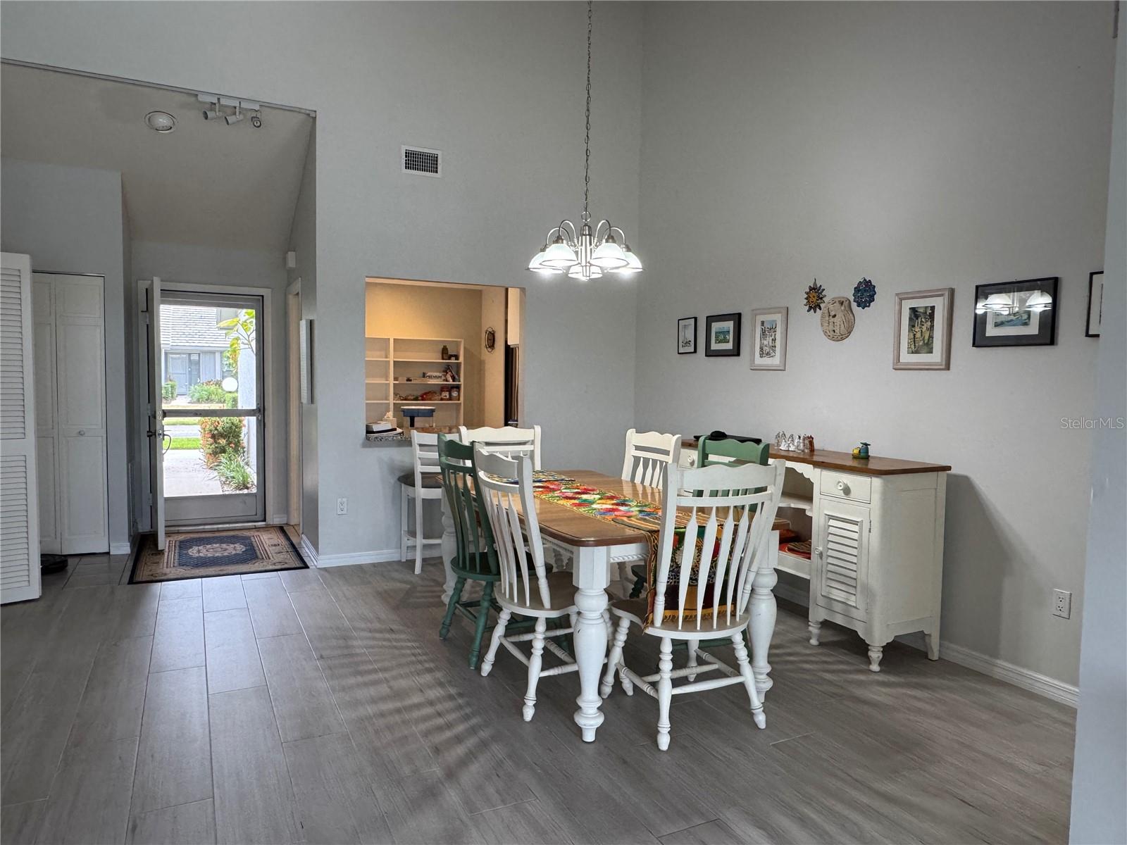 5371 CRESTLAKE BOULEVARD 68