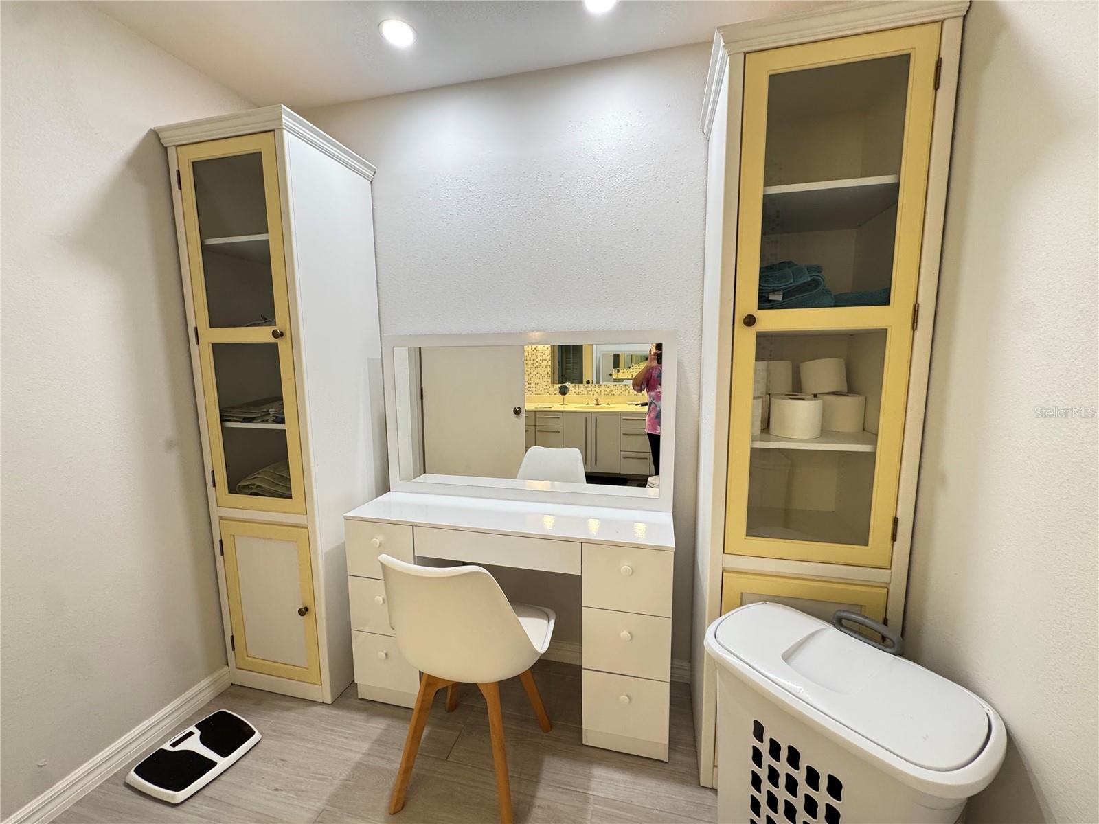 CRESTWOOD VILLAS - Residential