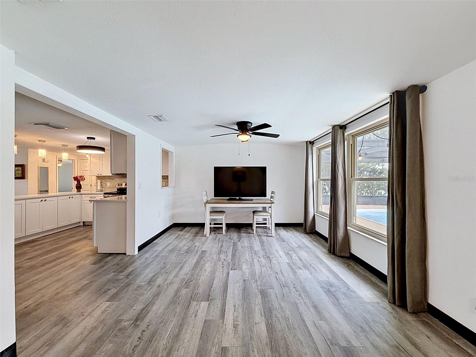 LEISURE BEACH - Residential