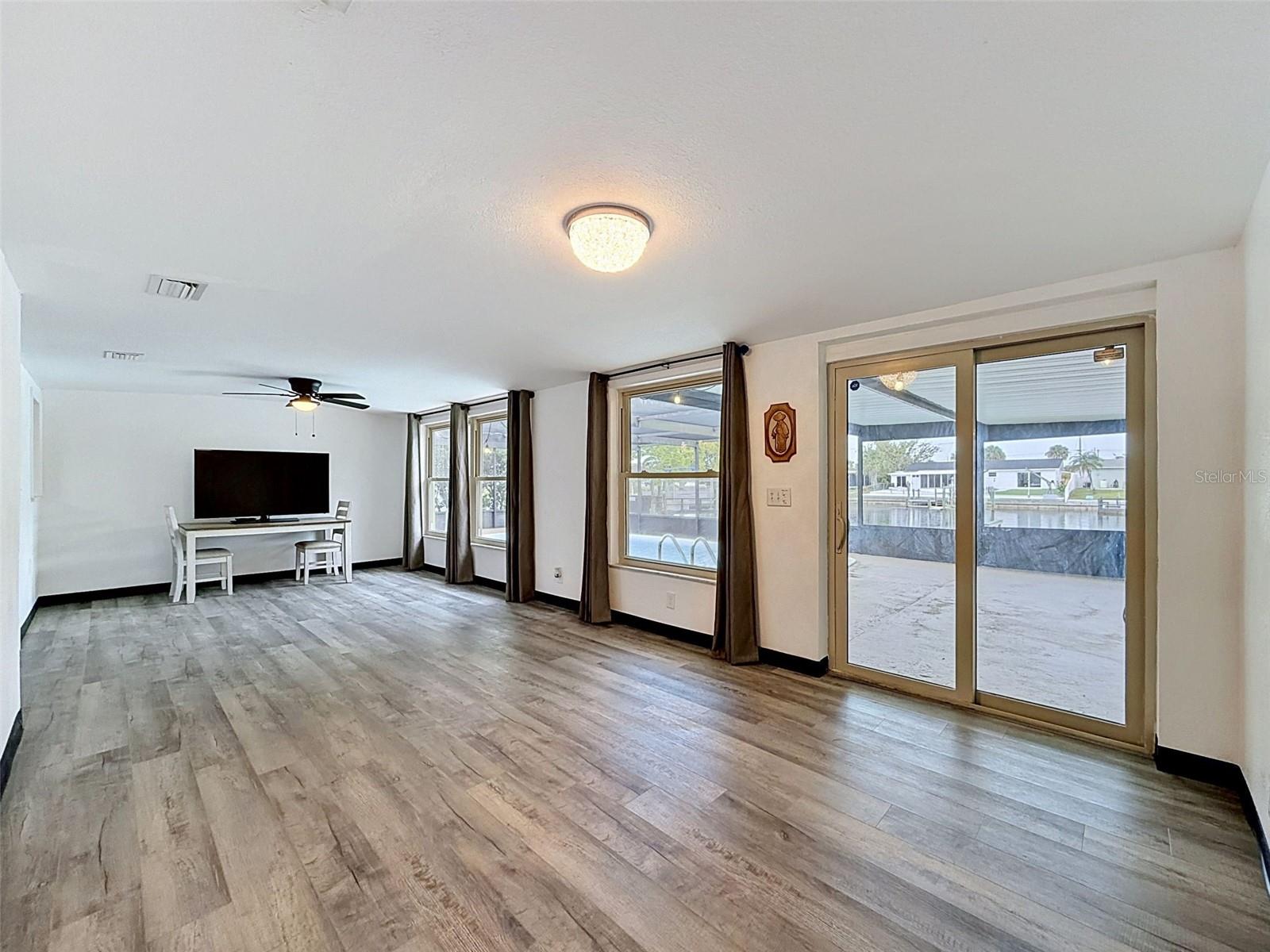 LEISURE BEACH - Residential