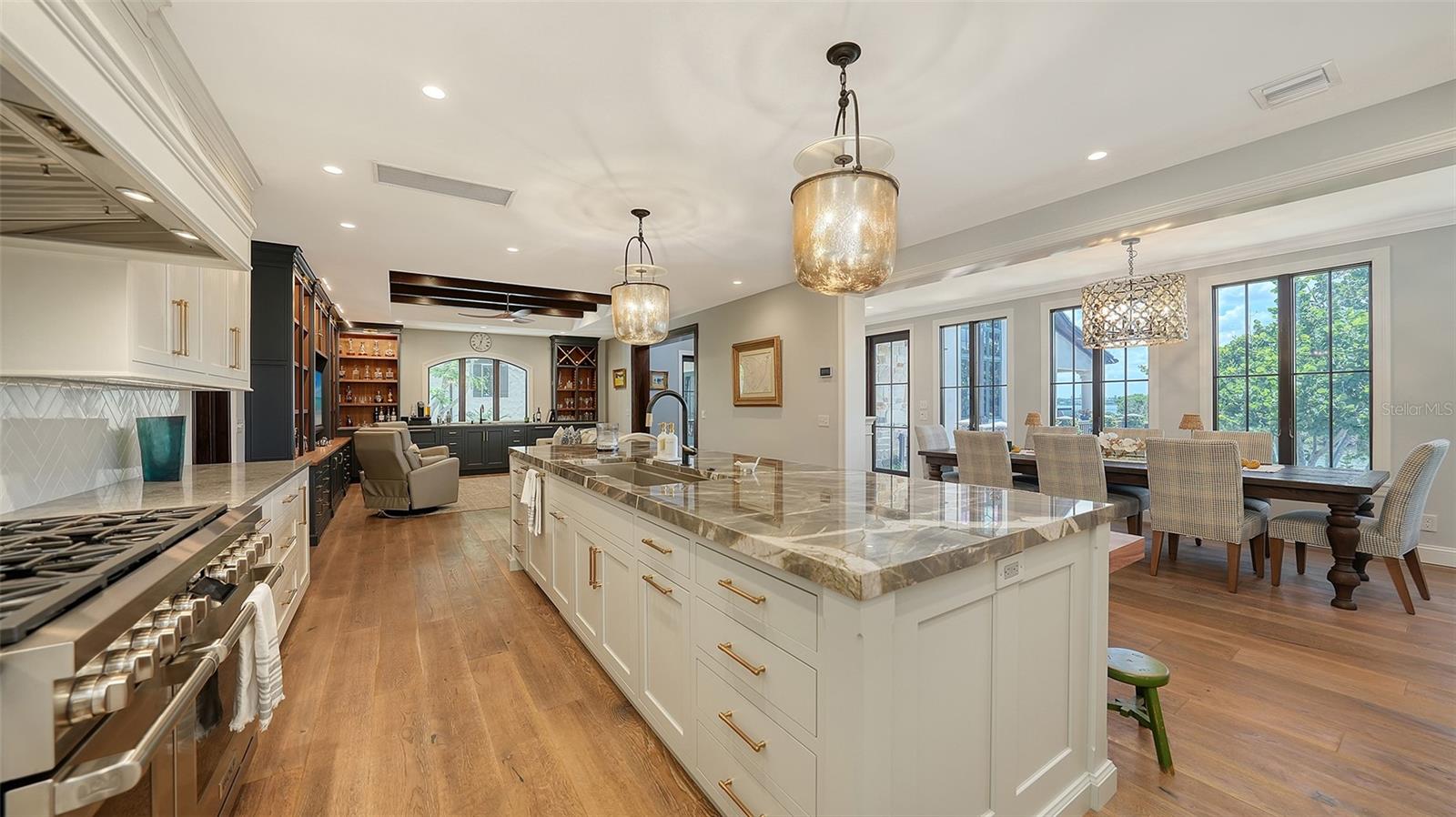 COCOANUT BAYOU - Residential