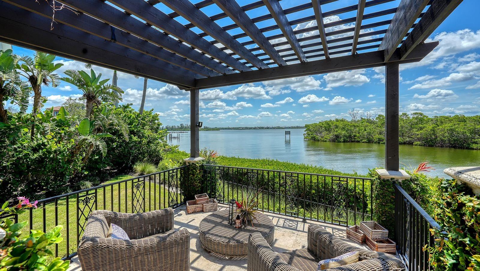 COCOANUT BAYOU - Residential