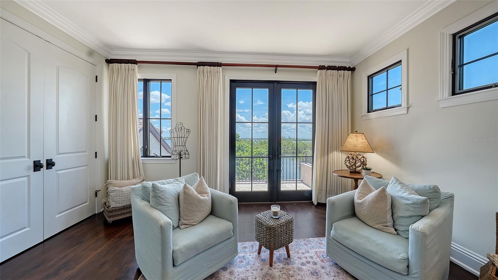 COCOANUT BAYOU - Residential