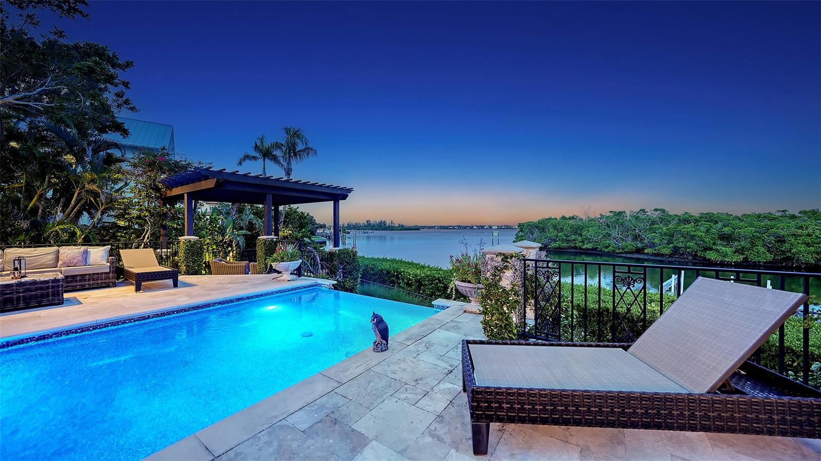 COCOANUT BAYOU - Residential