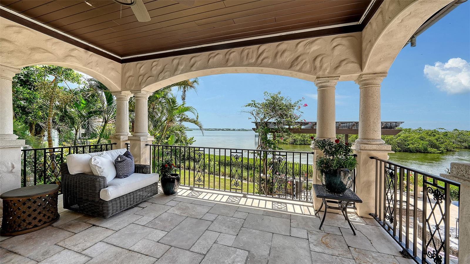 COCOANUT BAYOU - Residential