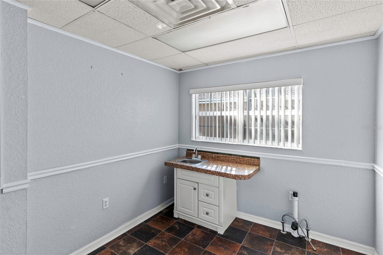 BISHOPS - Commercial Sale