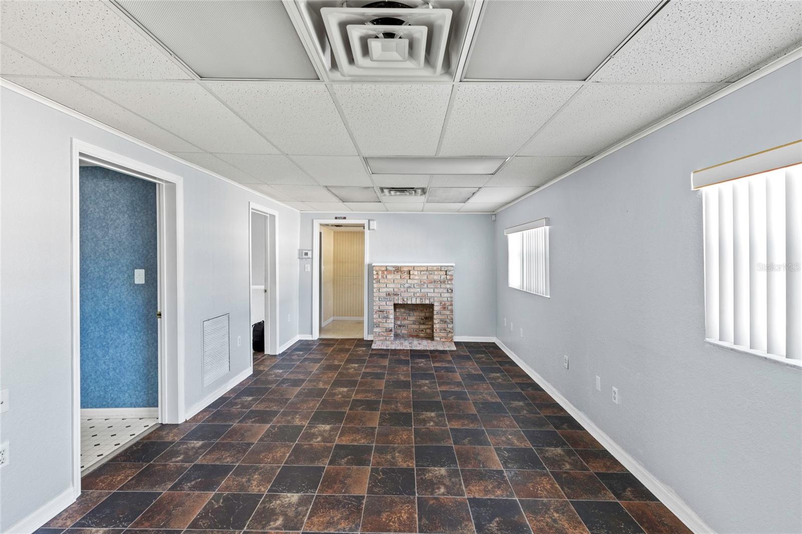 BISHOPS - Commercial Sale