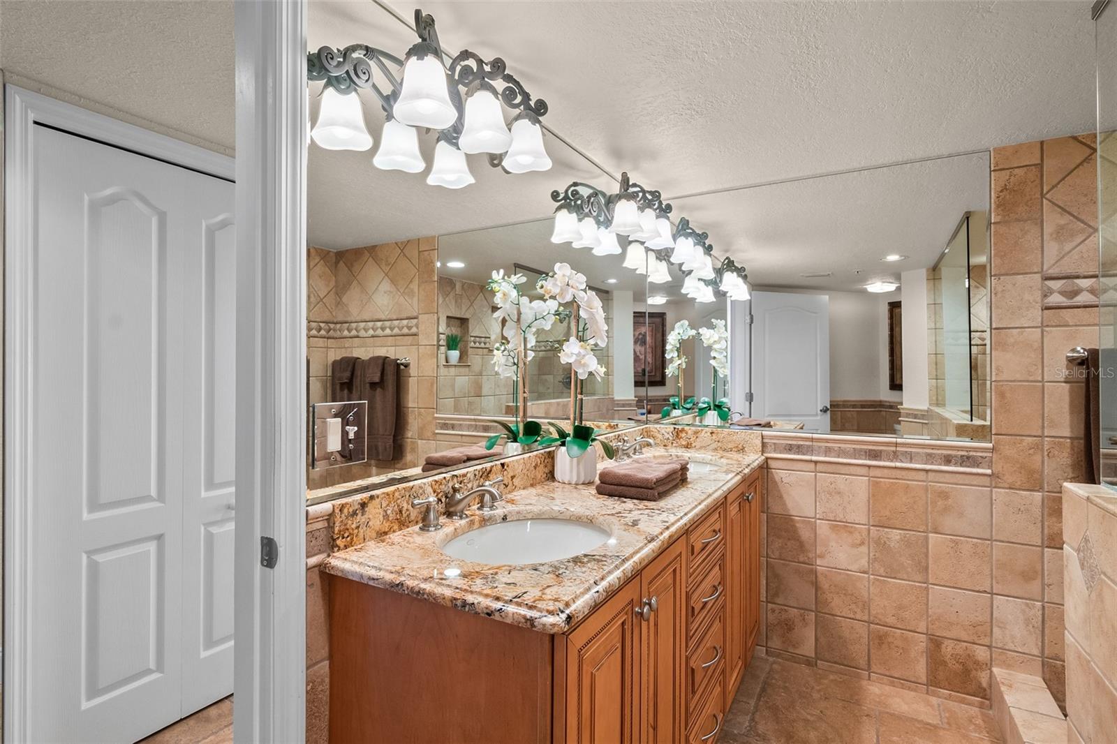 OCEANS 08 - Residential