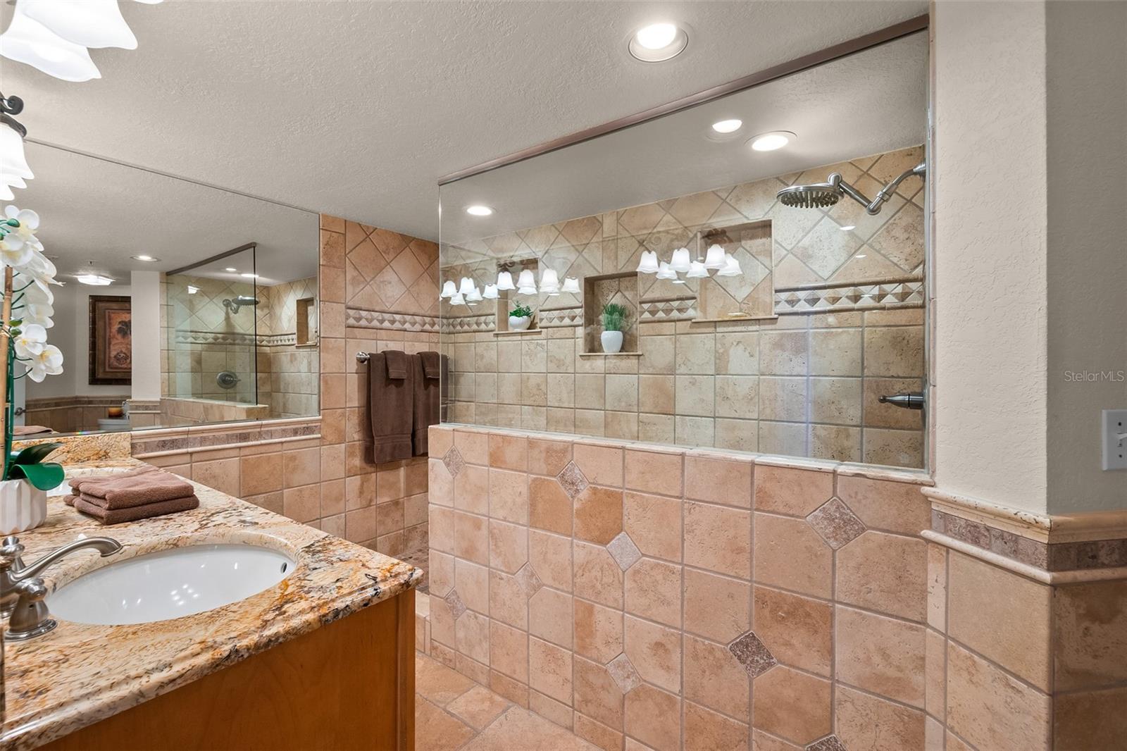 OCEANS 08 - Residential