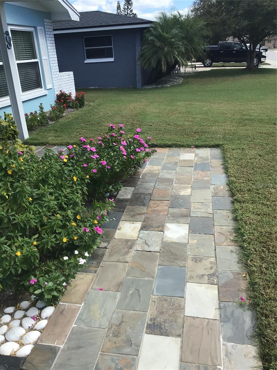 1814 DRIFTWOOD CIRCLE S