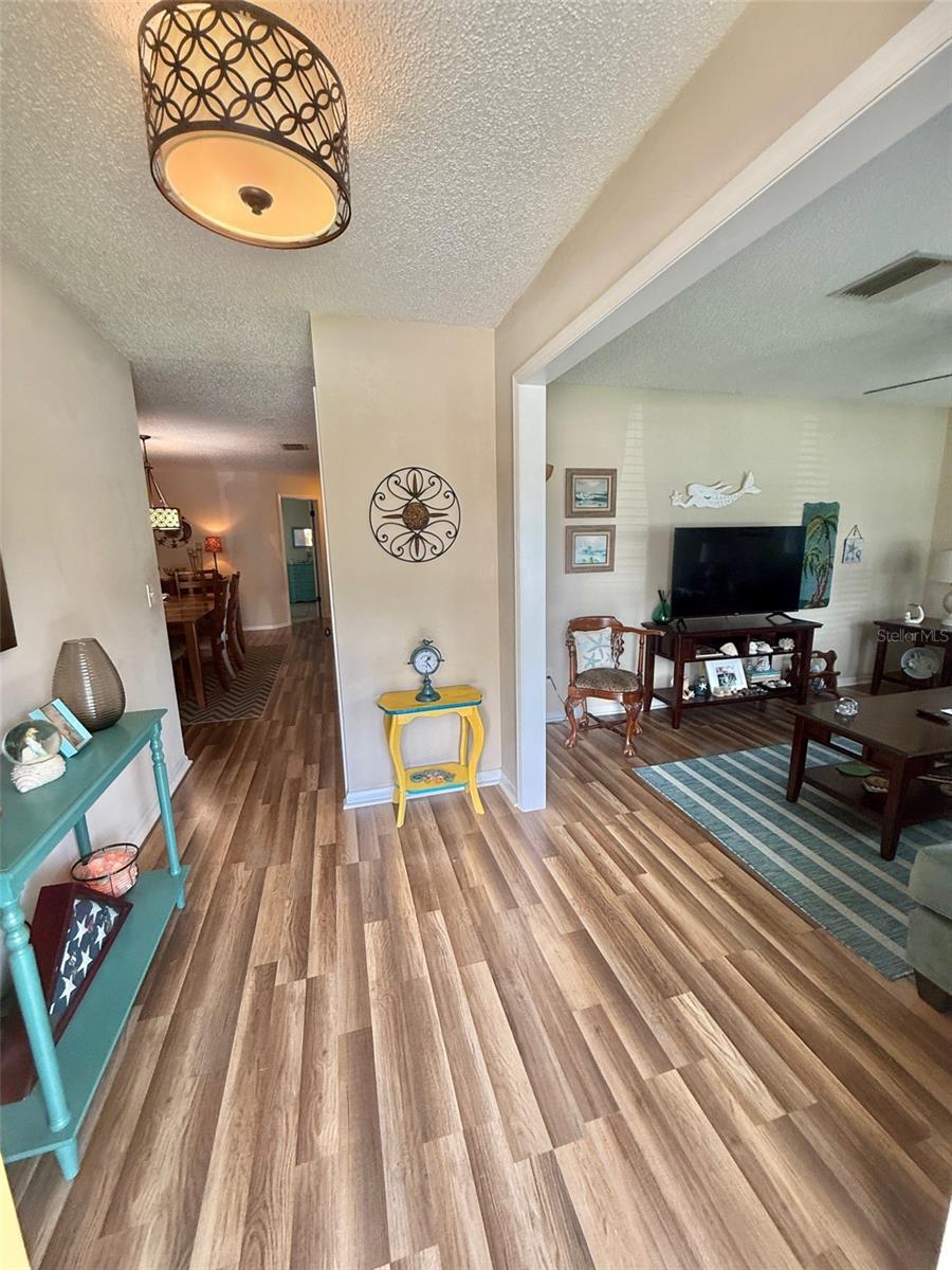1814 DRIFTWOOD CIRCLE S