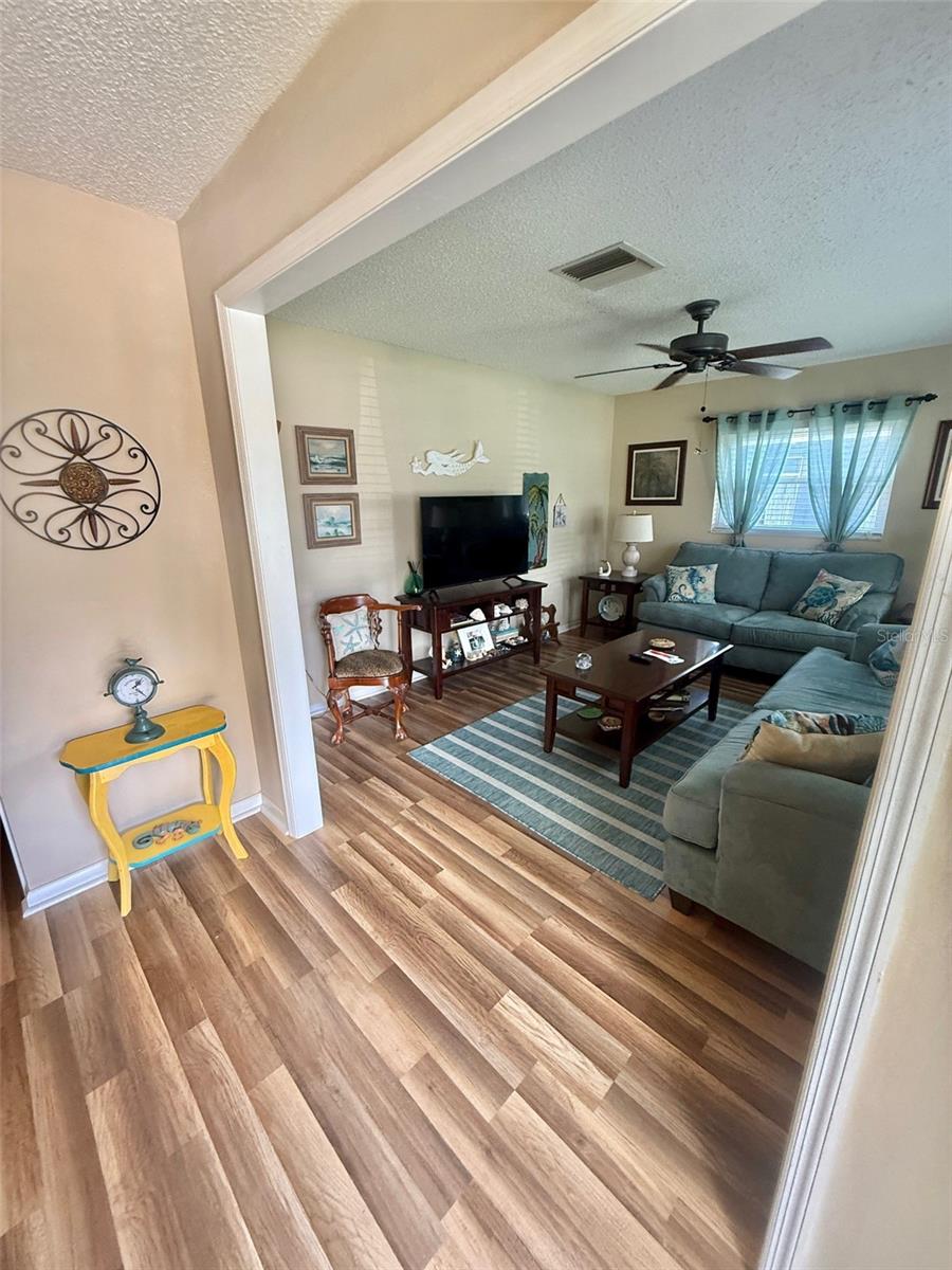 1814 DRIFTWOOD CIRCLE S