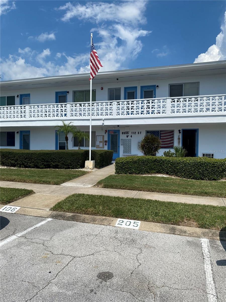 GREAT VACATION OR RENTAL PROPERTY. PRICED TO SELL. THE UNIT IS LOCATED ON THE GROUND FLOOR AND CLOSE TO THE LAUNDRY ROOM. EASY TO CARE FOR TILE FLOORS THRU OUT. CEILING FANS IN EVERY ROOM. PAINTED IN SOOTHING PASTEL COLORS. TONS OF STORAGE IN THE GALLEY KITCHEN. AND A SPACIOUS CLOSED IN PORCH ON THE BACK OF THE BUILDING. CLOSE TO SEMINOLE CITY CENTER FOR CONVENIENT SHOPPING AND DINING. FREE SHUTTLE BUS FOR TENANTS AND OWNERS 5 DAYS A WEEK. 4 MILES TO REDINGTON BEACH. BEAUTIFUL HEATED POOL AND SPA. LOTS OF PLANNED EVENTS AT THE PEACOCK CENTER . 55 + COMMUNITY. EASY ACCESS TO TWO MAJOR AIRPORTS. CALL FOR YOU APPOINTMENT TODAY.
