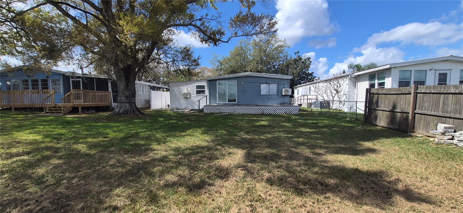 1150 COUNTRY CLUB LANE