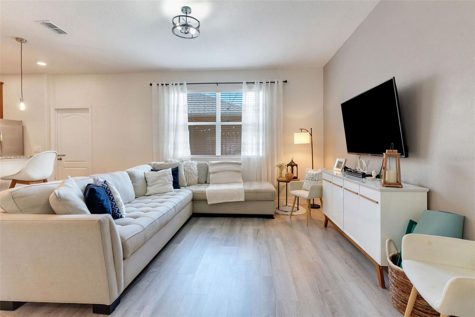 SIGNATURE LAKES PH 3B-6 - Residential
