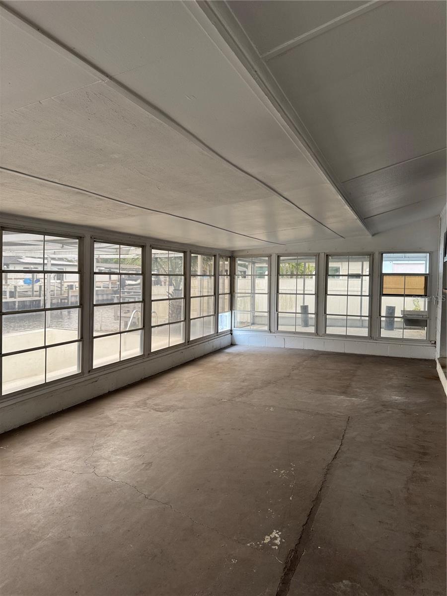 LAKE CREST MANOR - Residential