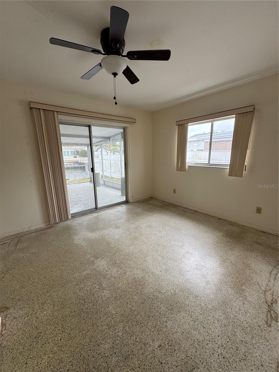 LAKE CREST MANOR - Residential