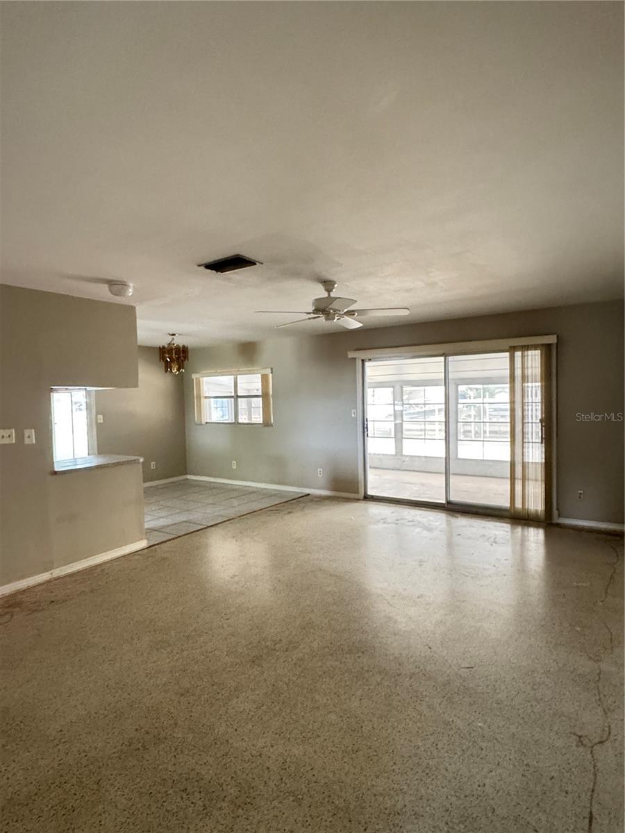 LAKE CREST MANOR - Residential