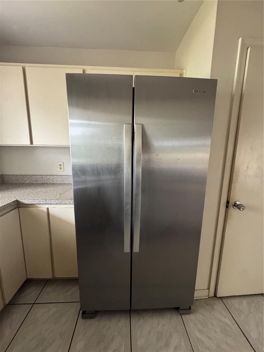 LAKE CREST MANOR - Residential