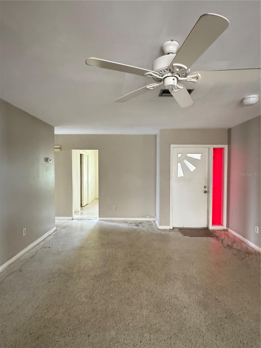 LAKE CREST MANOR - Residential