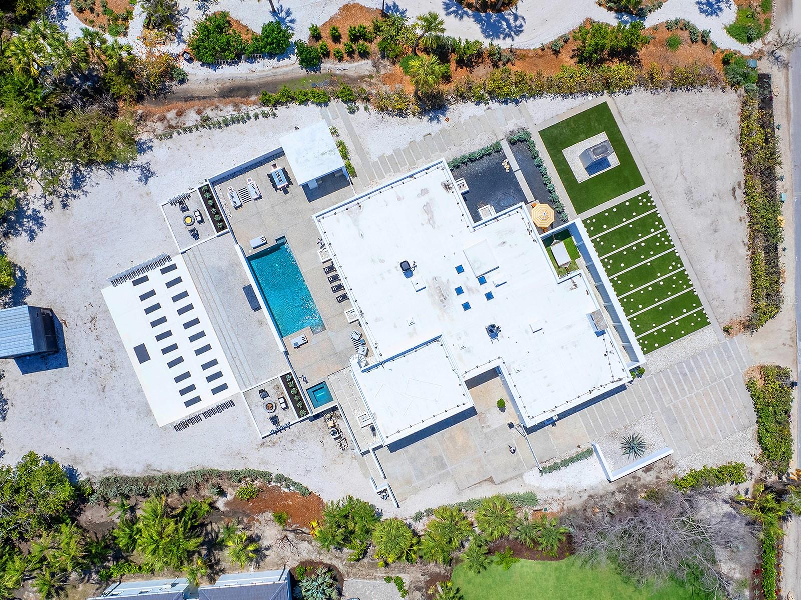 SANDERLING CLUB - Residential