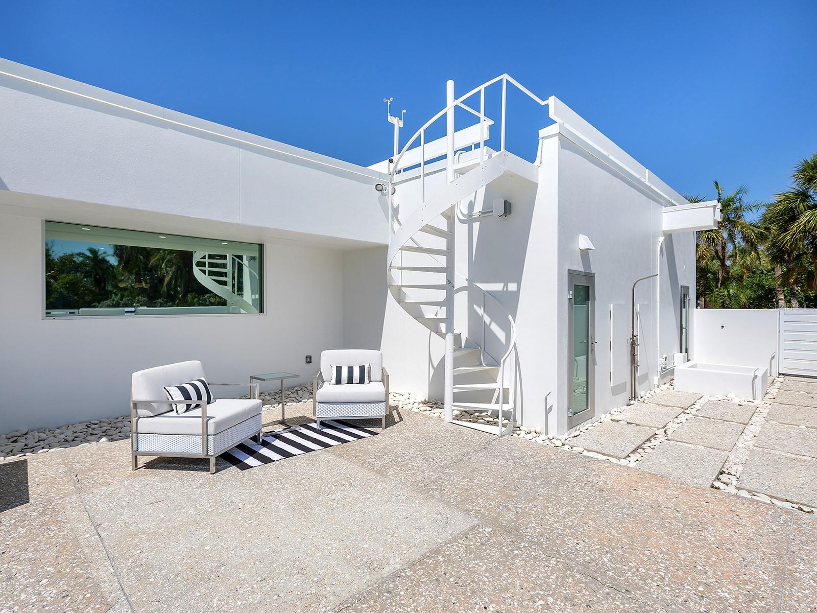 SANDERLING CLUB - Residential