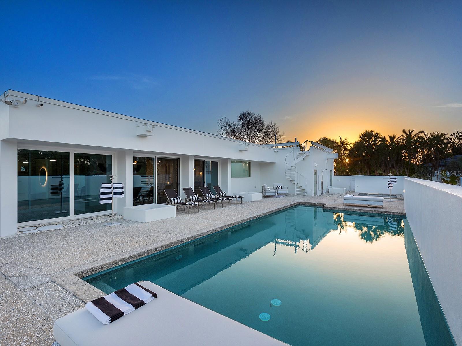 SANDERLING CLUB - Residential