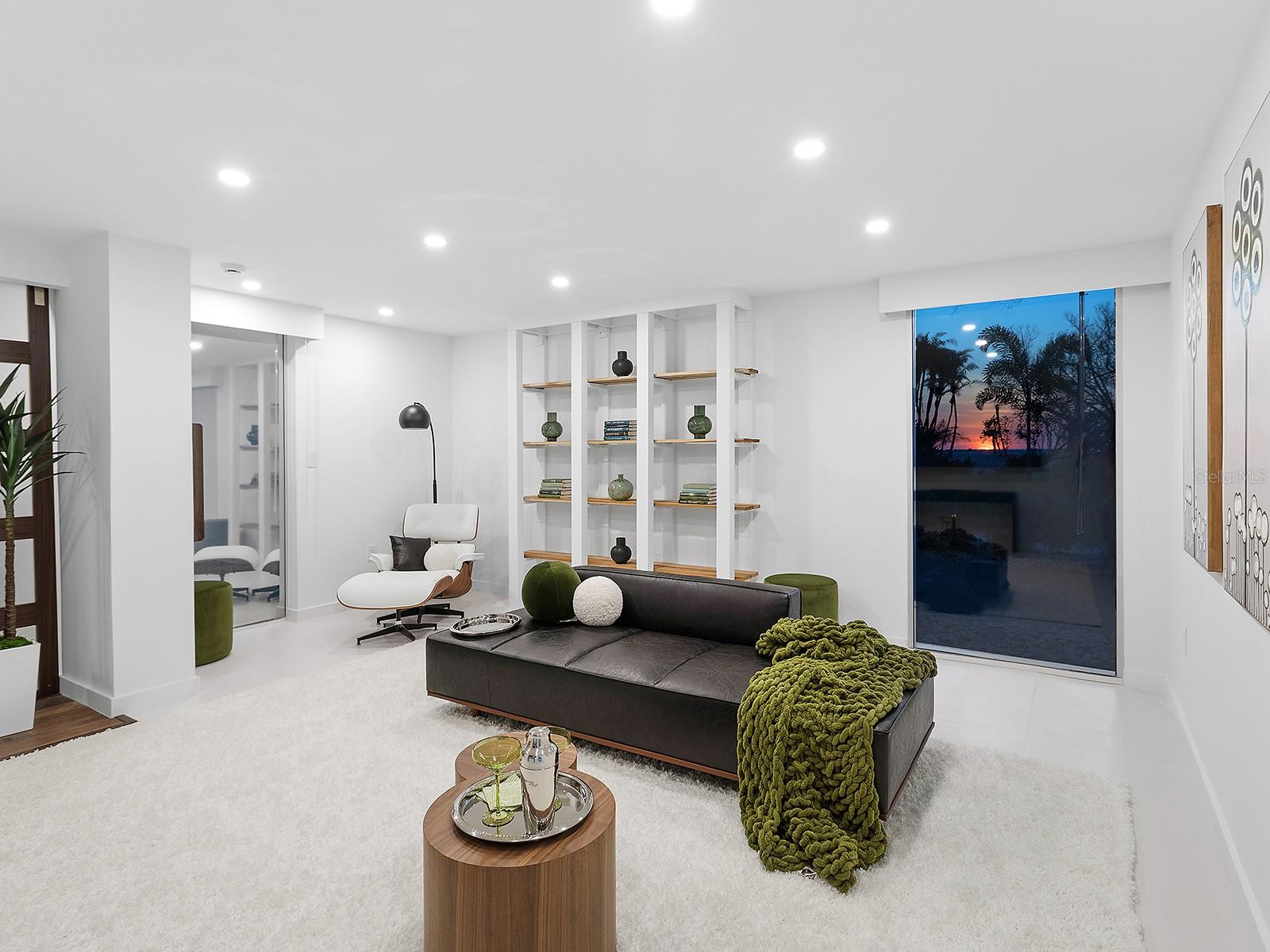 SANDERLING CLUB - Residential