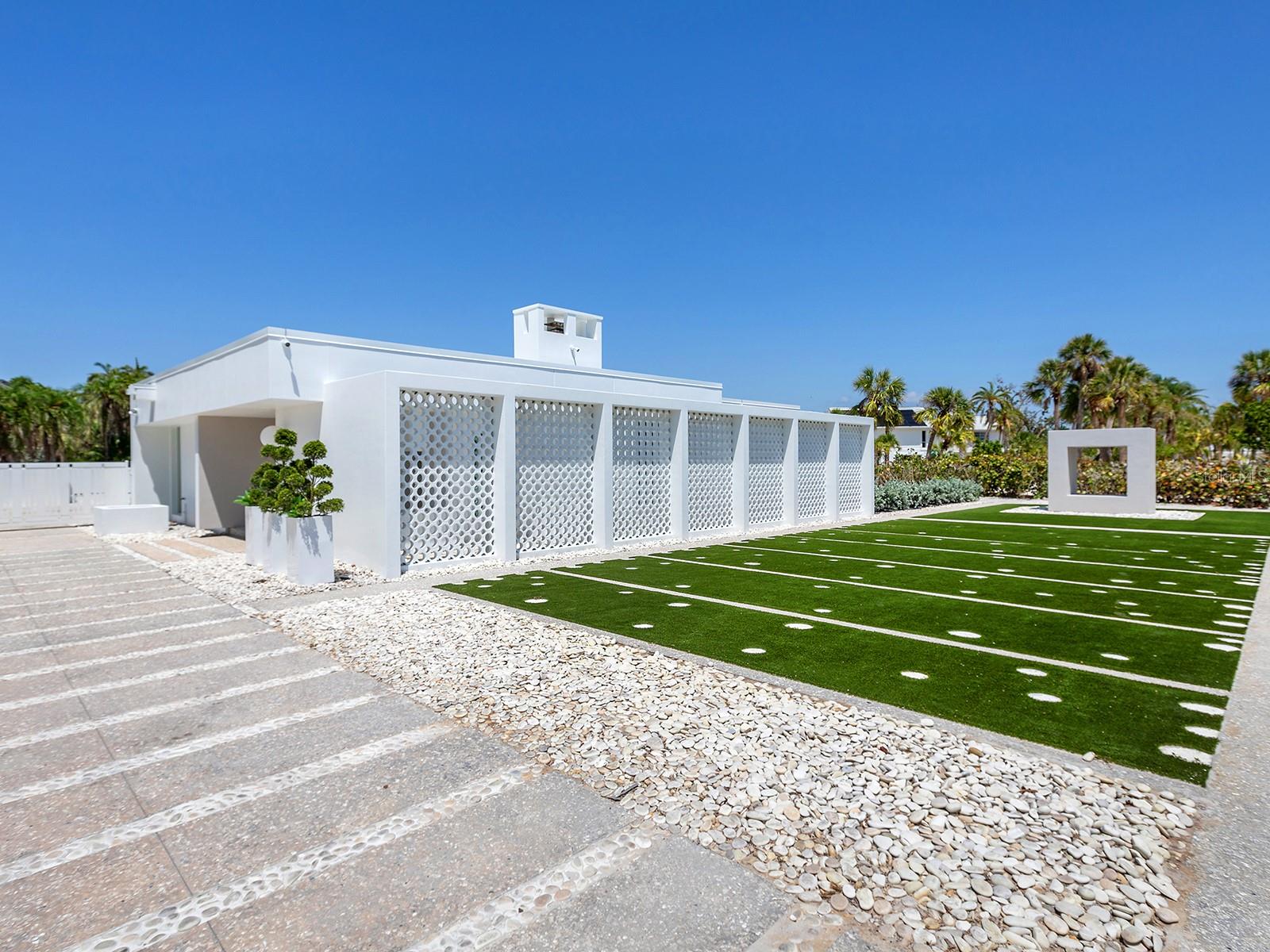 SANDERLING CLUB - Residential