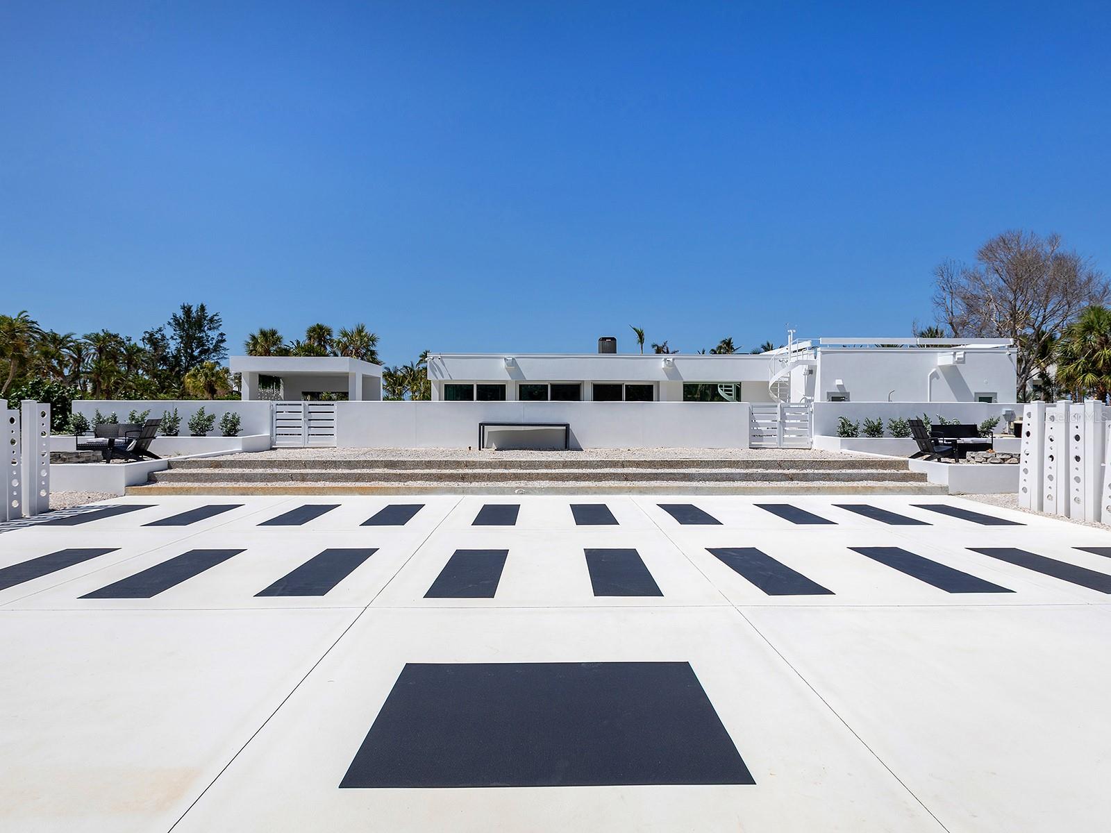 SANDERLING CLUB - Residential